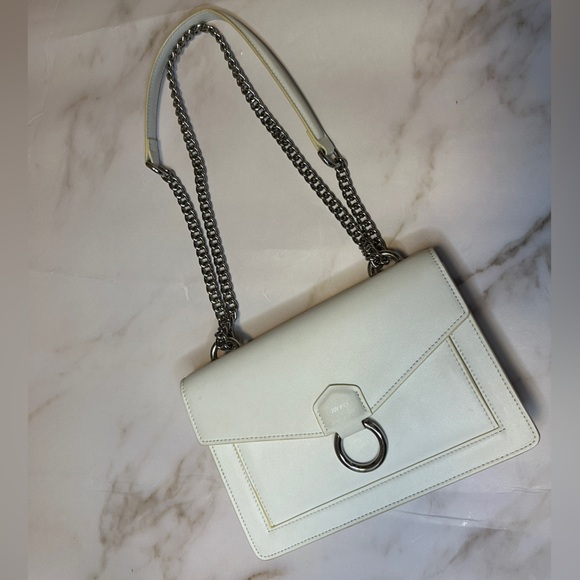 🔥SALE🔥 JW PEI Envelope Chain Bag in White/Silver - Picture 1 of 4